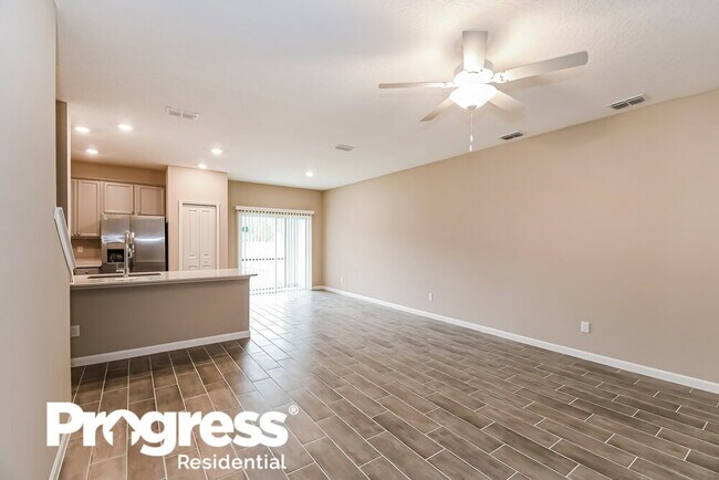 Foto del edificio - 529 Cherry Ridge Dr