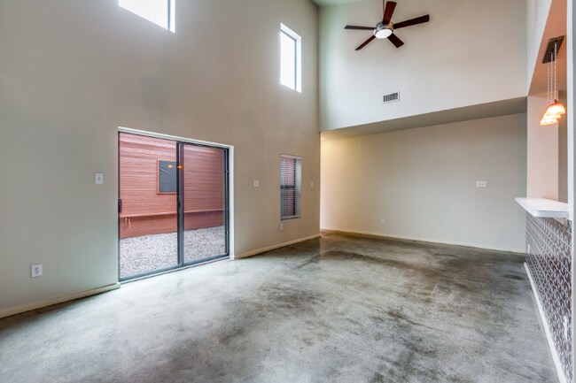 Foto del edificio - 1725 N Fitzhugh Ave