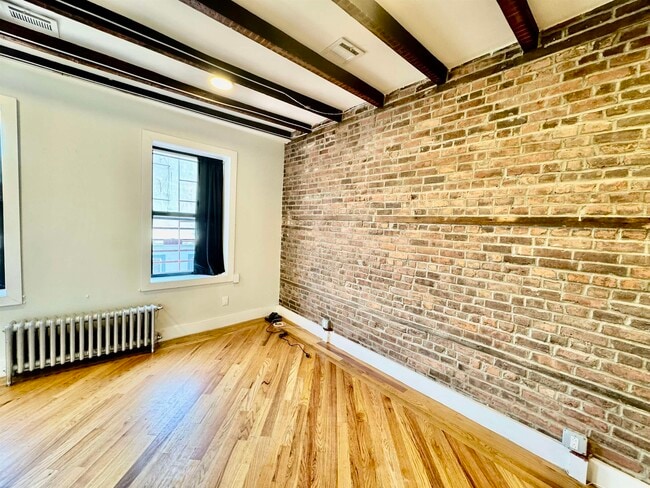 Building Photo - 440 Baldwin Ave