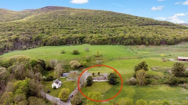 Foto del edificio - 257 Taylor Rd
