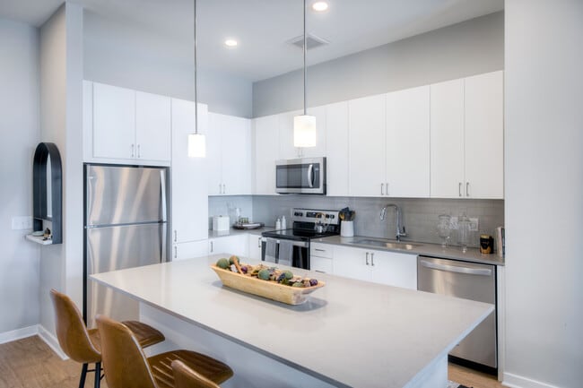 Building Photo - Avalon Towson