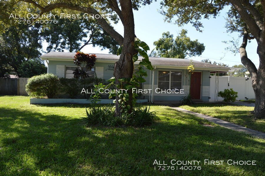 Open and Bright Three Bedroom Largo Home! House for Rent in Largo, FL