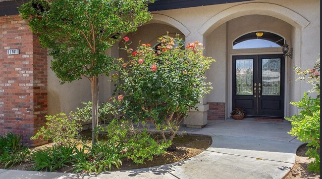 Foto del edificio - 5 Bedroom/3 Bath Home with Paid Solar System - $3295 Per month!