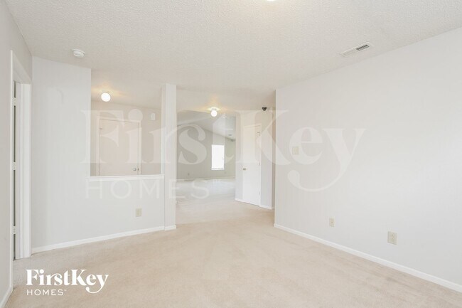 Building Photo - 12729 White Rabbit Dr