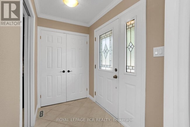 Building Photo - 273 Newlove Dr