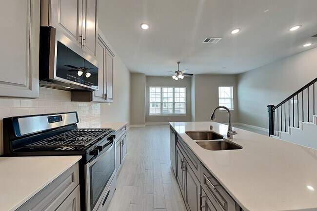 Foto del edificio - 4159 Wetstone Ln