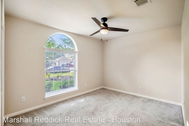Building Photo - 3 br, 2 bath House - 25931 Brickhill Drive