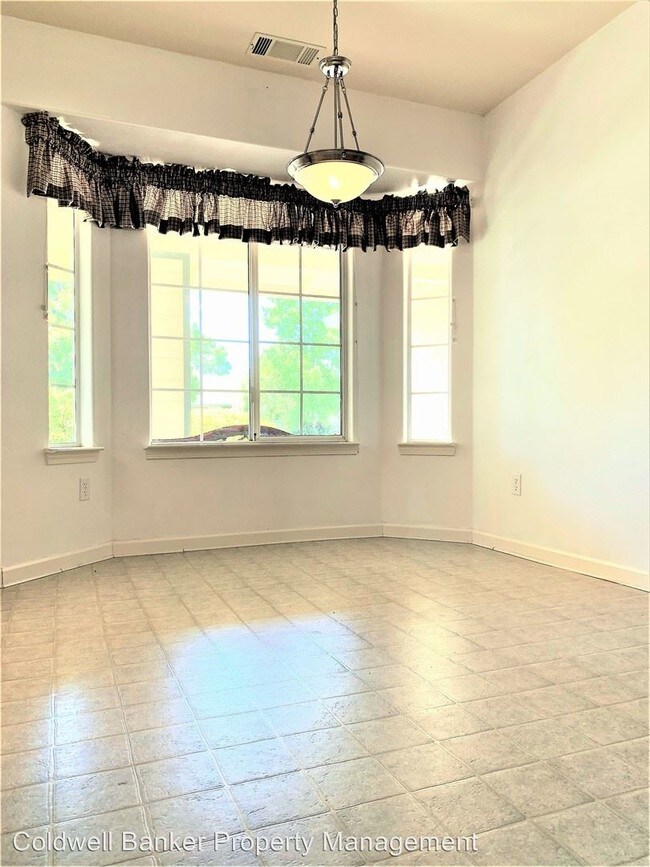 Building Photo - 3 br, 2 bath House - 3042 Sunglow
