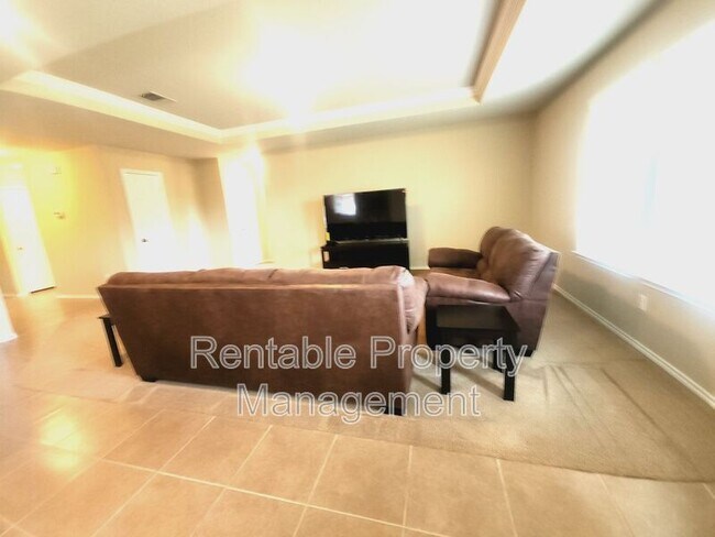 Foto del edificio - 5716 Hopkins Dr