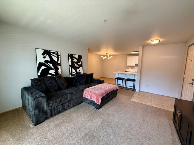 Building Photo - Burien Condo