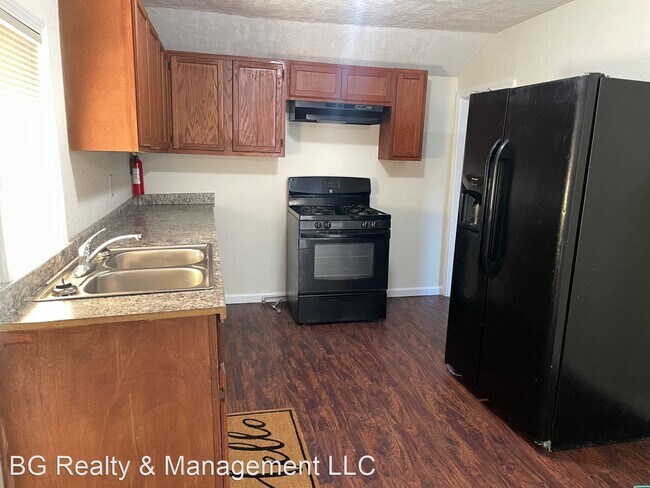 Building Photo - 3 br, 1 bath House - 224 W Hebert Road
