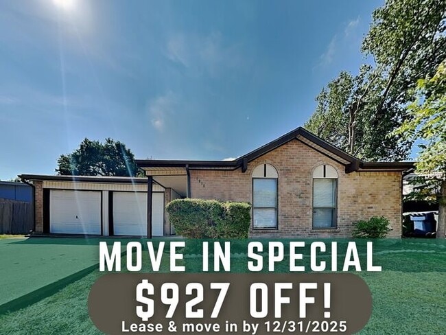 Building Photo - 1810 Hemlock Dr