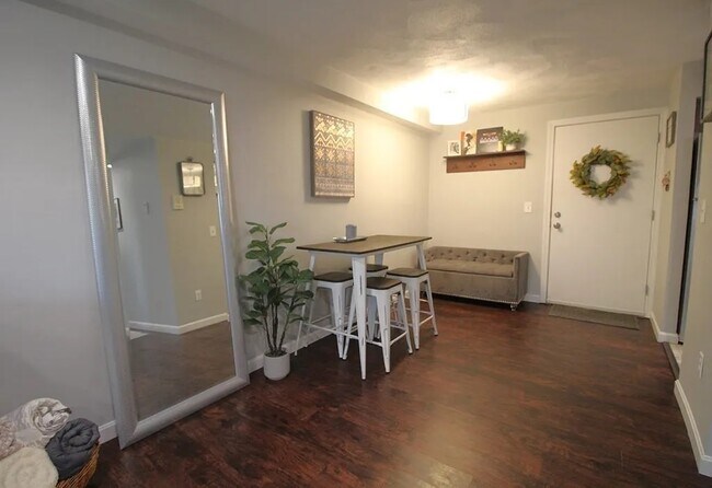 Enterance - 103 Grove St