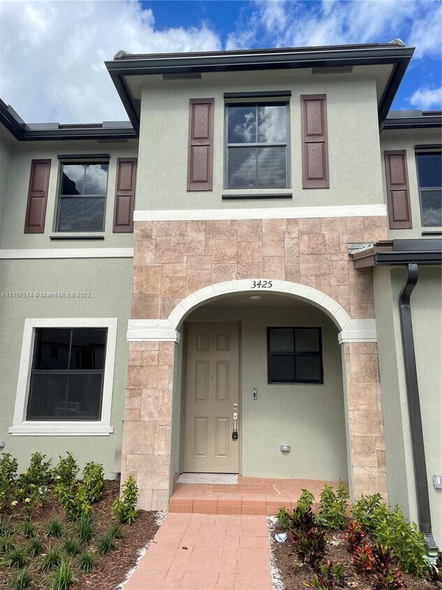 Foto principal - 3425 W 113th St