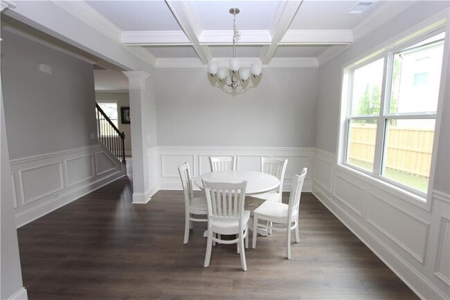 Foto del edificio - 6870 Rambling