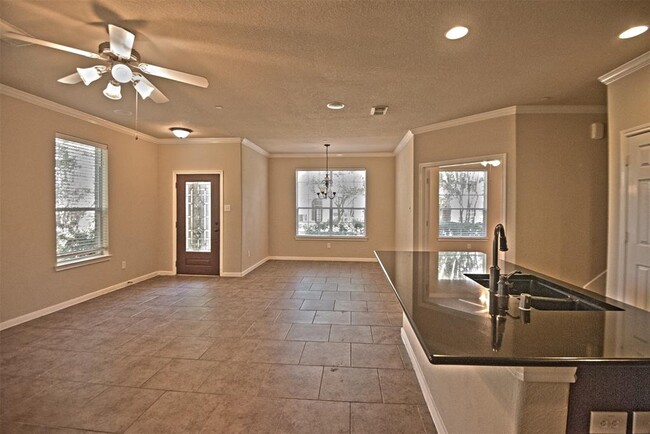 Building Photo - 31 Veranda Ridge Dr
