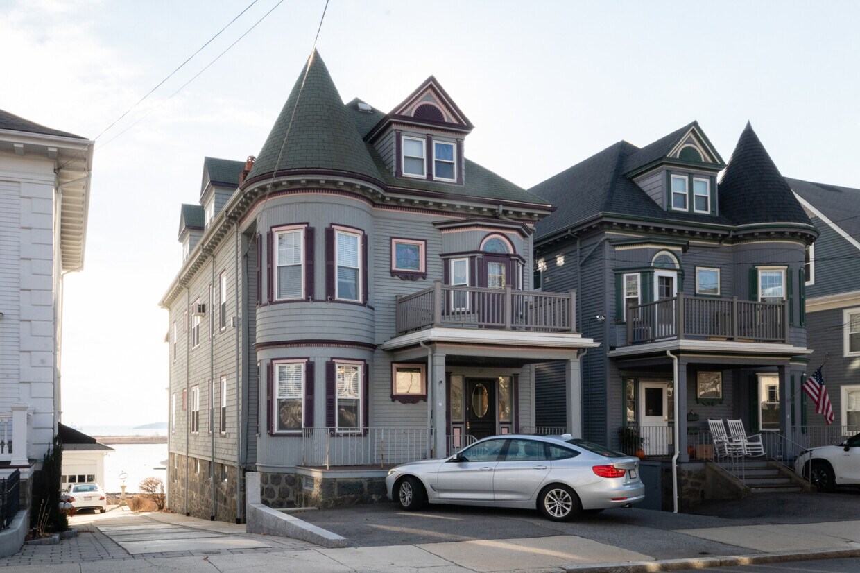 Primary Photo - 29 Washington Ave