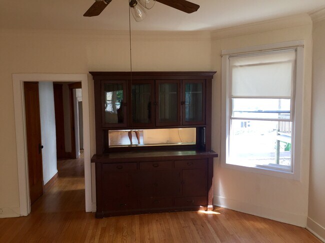 Foto del edificio - 4743 N Maplewood Ave