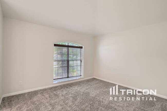 Foto del edificio - 452 Kettering Rd