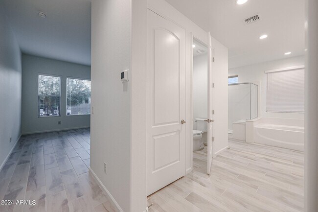 Building Photo - 16737 W la Reata Ave