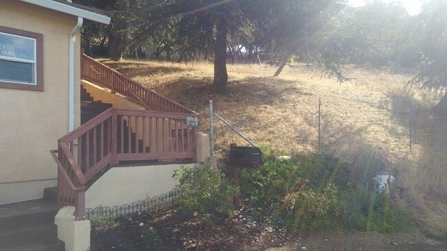 Building Photo - 9028 Burr St