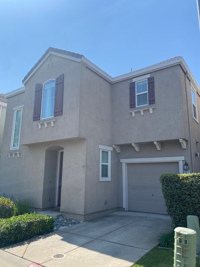 Foto del edificio - AVAILABLE NOW! Beautiful 3 bedroom 2 Bath ...