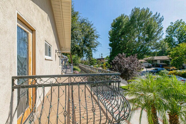 Building Photo - 9434 McLennan Ave