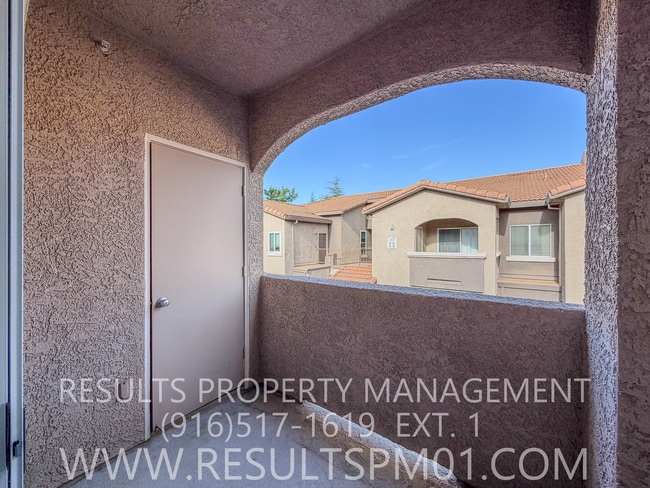 Building Photo - 10001 Woodcreek Oaks Blvd