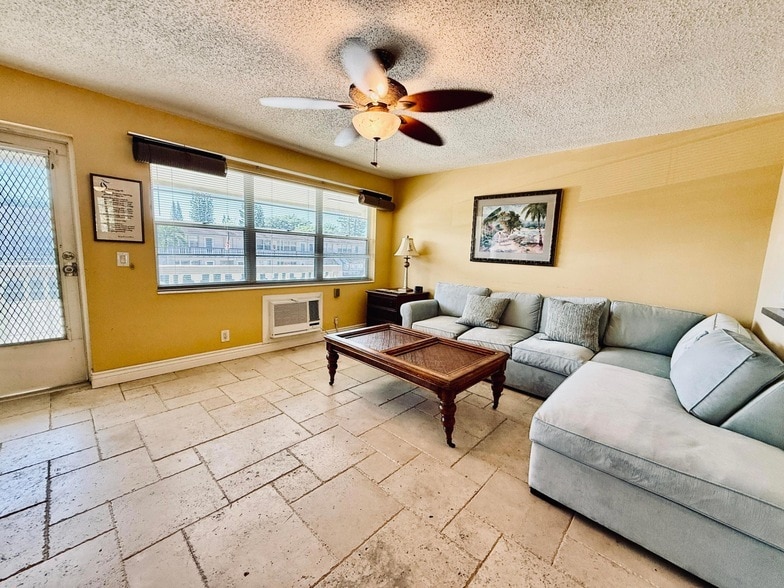 Photo - 159 Sussex H Unit