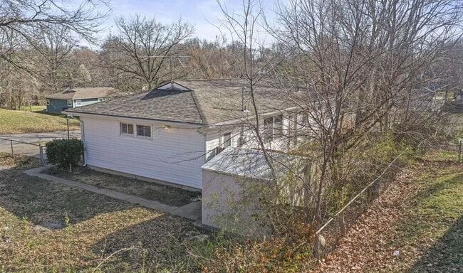 Building Photo - 1405 NE 62nd St