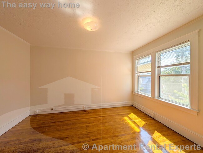 Building Photo - 157 Summer St