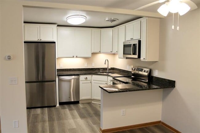 Interior Photo - Royal Arms Apartments