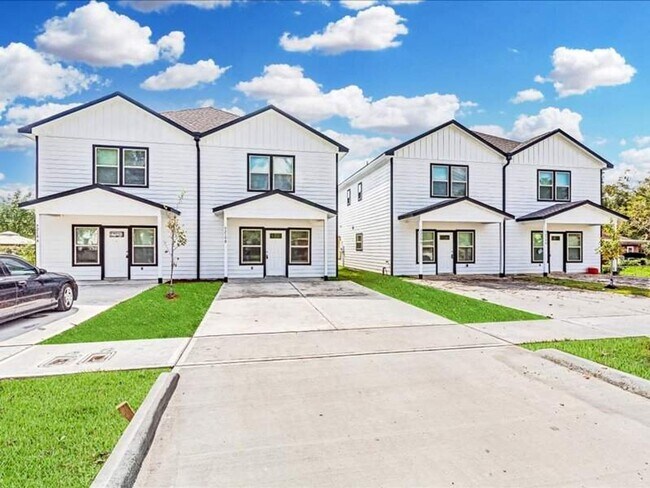Foto del edificio - 9314 Sundown Dr
