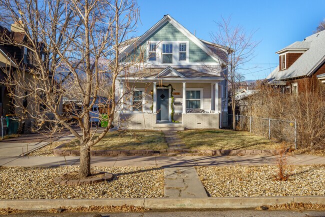 Building Photo - 1816 N Corona St