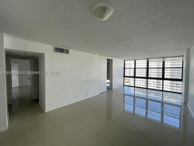 Foto del edificio - 2049 S Ocean Dr