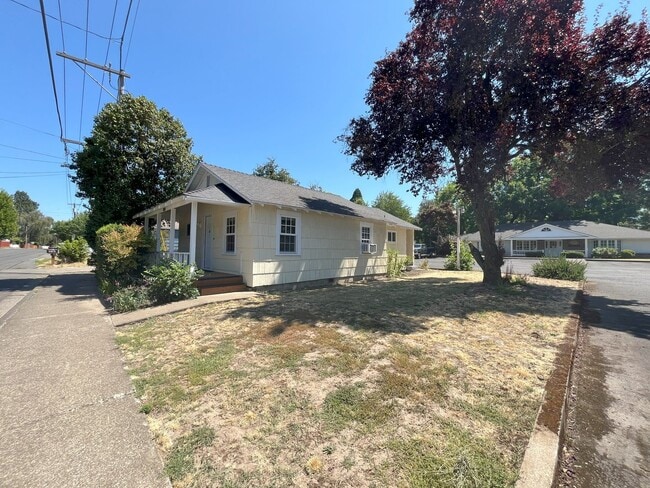 Building Photo - Charming 2-Bedroom Home with Open Living S...