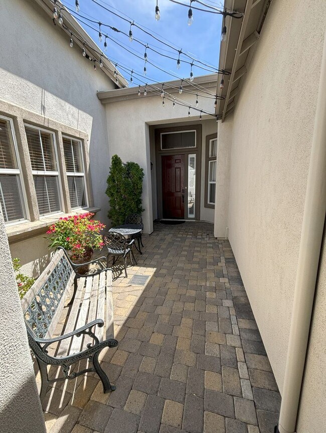 Foto del edificio - Sprawling Home Near UNR - One Level Living...