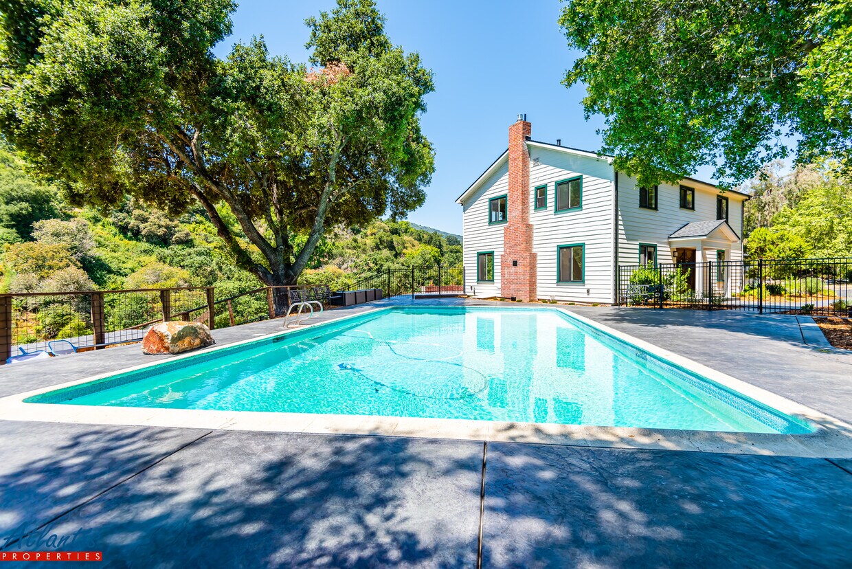 Primary Photo - 23219 Ravensbury Ave