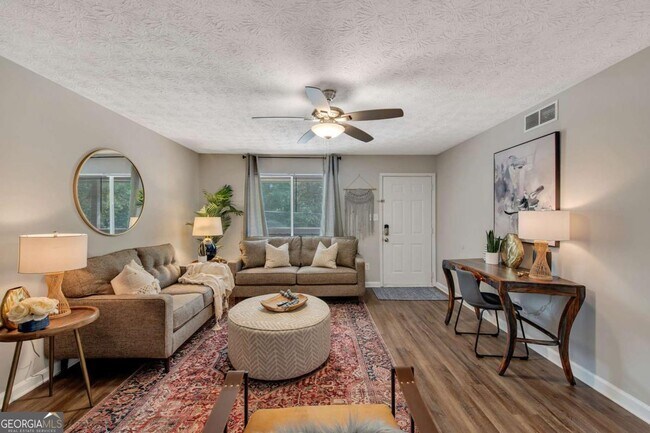 Building Photo - 4375 Coopers Creek Dr SE
