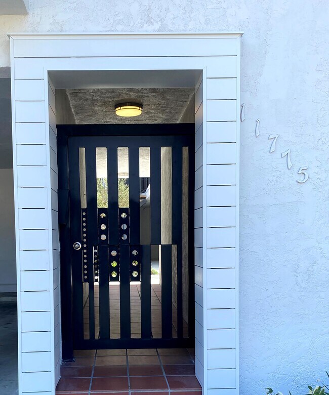 Foto del edificio - 11775 Gateway Blvd