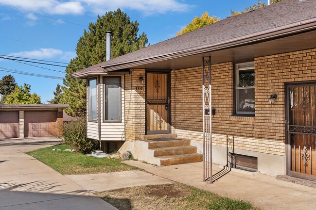 Building Photo - 3371 Quincy Ave