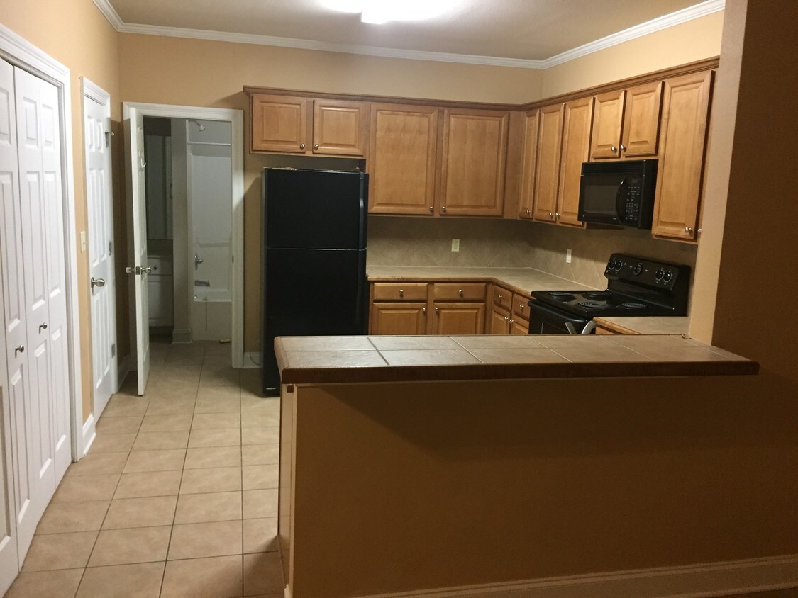 7300 Burbank Dr, Baton Rouge, LA 70820 Condo for Rent in Baton Rouge