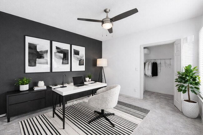 Oficina en casa - Waterford at Spencer Oaks