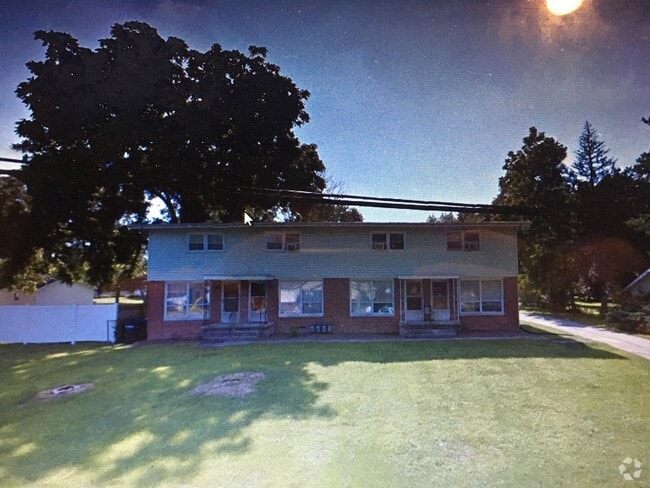 Building Photo - 325 N Nichols St
