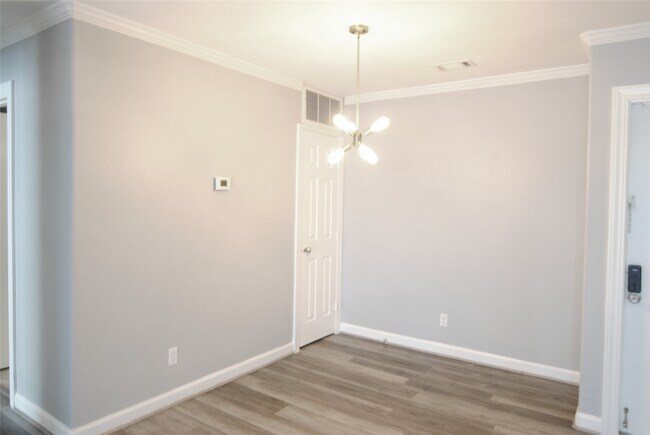 Foto del edificio - 8427 Hearth Dr