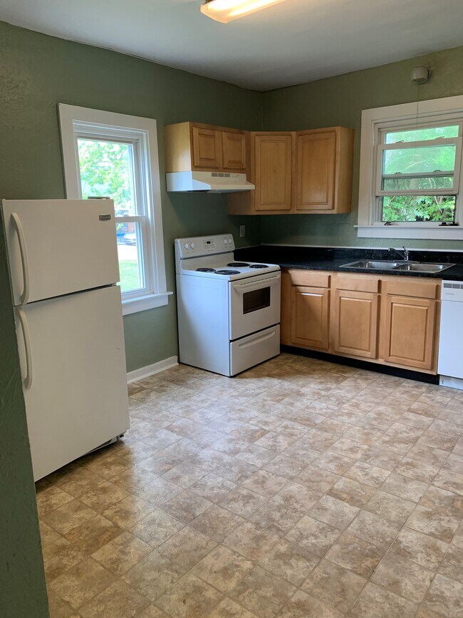 Kitchen - 105 N 3rd St