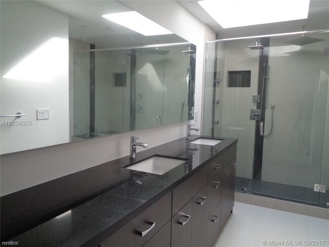 Foto del edificio - 364 NE 195th St