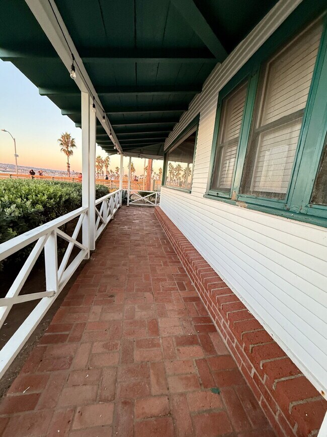 Building Photo - Oceanfront Gem on Niagara Avenue — Steps from the Pier 3 Bed | 2 Bath | Fully Remodeled | Ocean B...