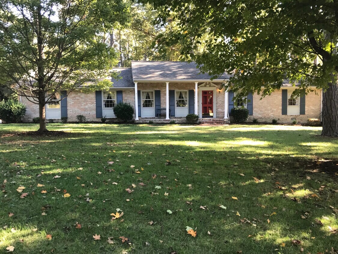 Primary Photo - 2021 Lindell Rd