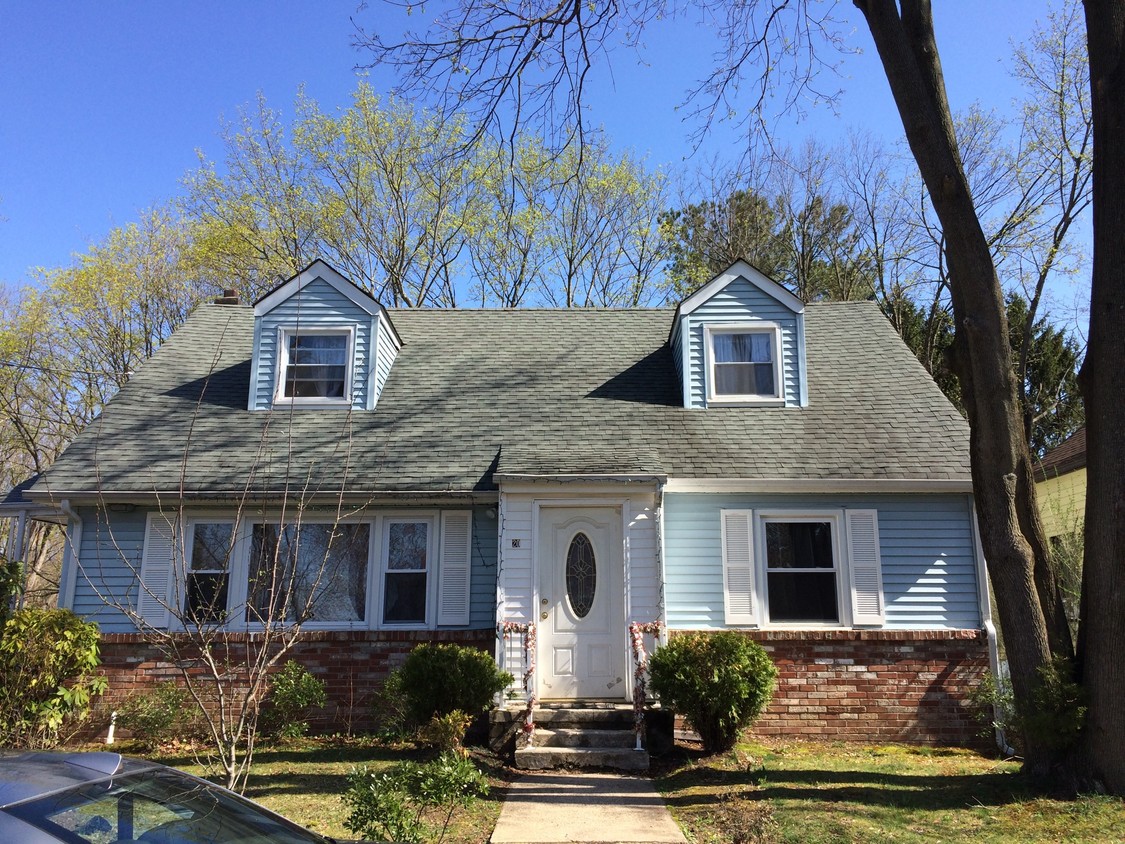 Primary Photo - 20 Orchard Ave - 1